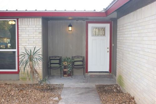 4411 Dovemeadow Dr, Austin TX  78744-4345 exterior