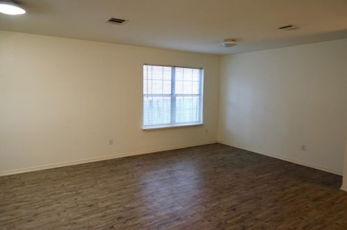 11309 Crest Meadow Ln, Austin TX  78748-3942 exterior