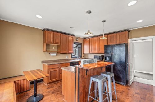 335 Hl St, Chenequa WI 53029-1906 exterior