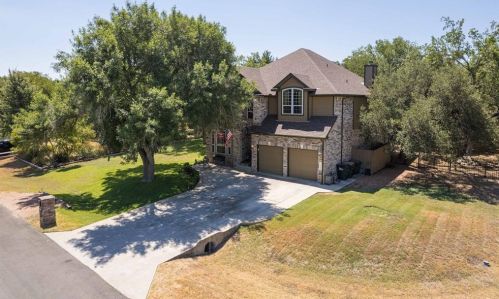 227 Primrose Dr, Uhland, TX 78640-8851