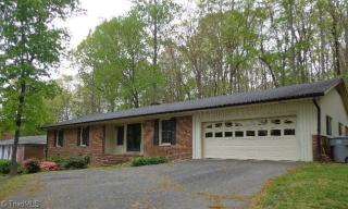 1644 Meadowbrookrd Ext, Asheboro, NC 27203-3833