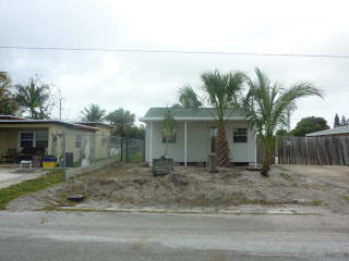 7841 Loomis St, Lake Worth, FL 33462-6119