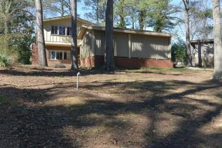 12 Lakeshore Dr, Birmingham, AL 35209-7298