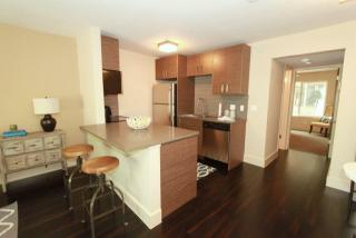 2409 Town Lake Cir, Austin TX  78741-3000 exterior