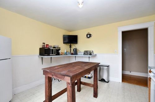 12 Woodford St, Worcester MA 01604-5423 exterior