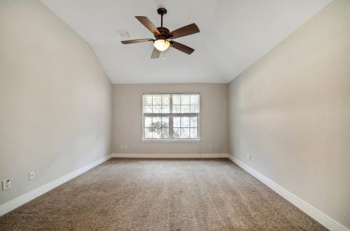 6868 Auckland Dr, Austin TX 78749-4139 exterior