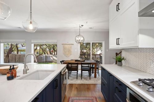 4246 Cyn Gln Cir, Austin TX 78732-2187 exterior