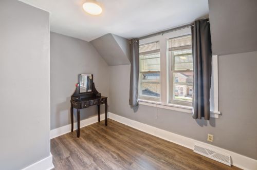 314 Kettle Moraine Dr, Slinger WI 53086-9507 exterior