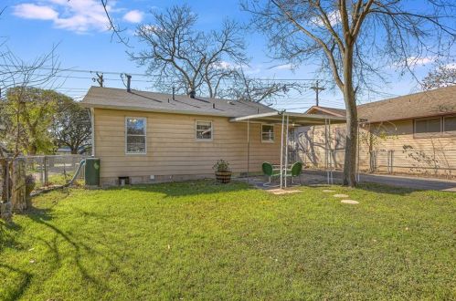 504 Denson Dr, Austin TX 78752-4016 exterior