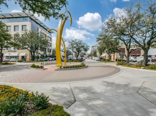 6111 Bandera Ave, Dallas TX 75225-3390 exterior