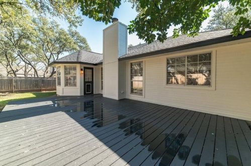 6868 Auckland Dr, Austin TX 78749-4139 exterior