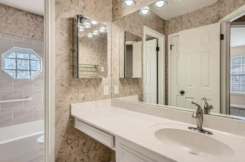 1106 Briargate Dr, Austin TX 78753-2050 exterior