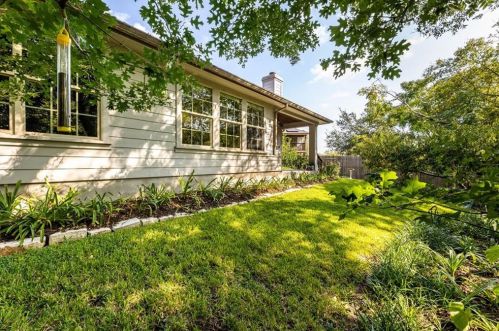 6928 Bay City Bnd, Austin TX 78725-2938 exterior