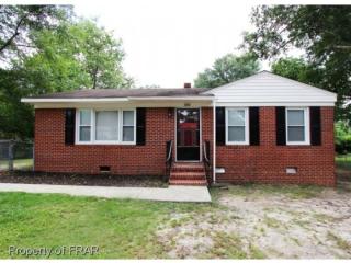 909 Hemlock Dr, Fayetteville, NC 28304-4122