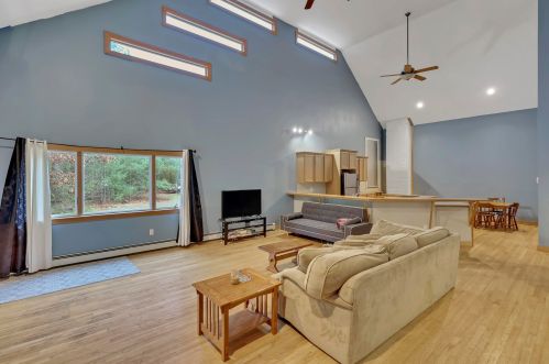 85 Blue Castle Dr, Mashpee MA 02649-3770 exterior