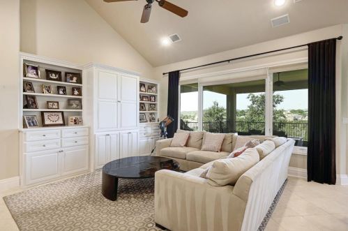 2004 Canonero Dr, Austin TX 78746-2125 exterior