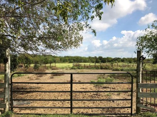 10448 Fm 812, Austin TX 78719-9735 exterior