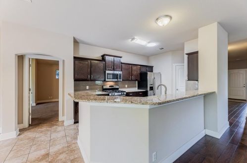 6928 Bay City Bnd, Austin TX 78725-2938 exterior