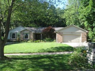 48907 Hillcrest Ct, Plymouth, MI 48170-3239