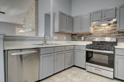 804 Calico Dr, Austin TX 78748-6404 exterior