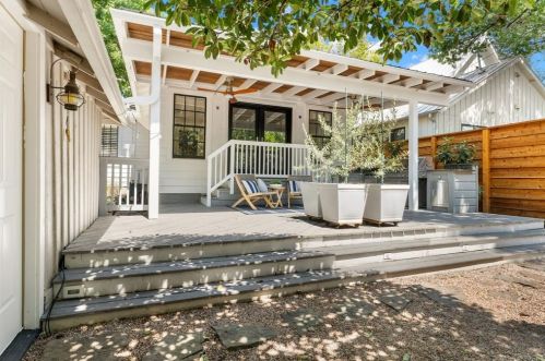 1703 31 St, Austin TX 78705-2148 exterior