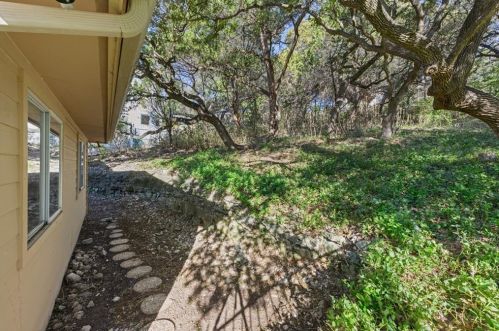 6611 Candle Rdg Cv, Austin TX 78731-2859 exterior