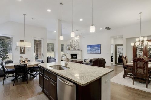 897 Catalina Ln, Austin TX 78737-4715 exterior