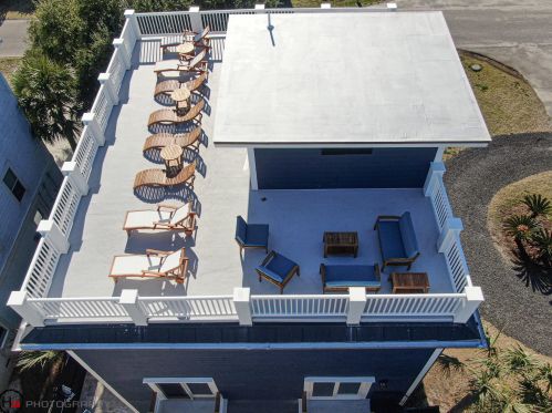 1000 Carolina Blvd, Isle Of Palms SC  29451-2242 exterior