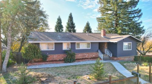 220 Flood Rd, Auburn, CA 95603-4009