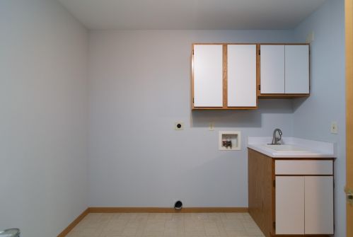 326 Kettle Moraine Dr, Slinger WI  53086-9064 exterior