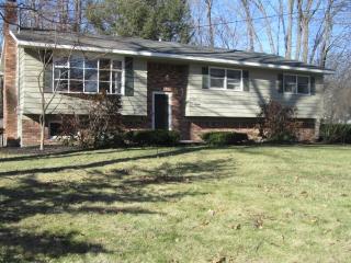 45 Fredericks Rd, Schenectady, NY 12302-5723