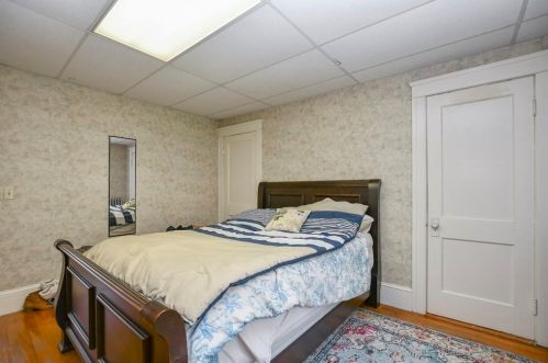 12 Woodford St, Worcester MA 01604-5423 exterior