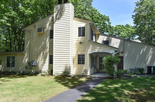 34 Eagle Run, Warwick, RI 02818-5076