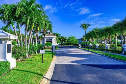 3023 Horizon Ln, Naples, FL 34109-8928