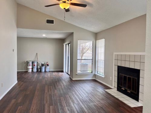 12300 Cedarspur Rd, Austin TX  78758-2467 exterior