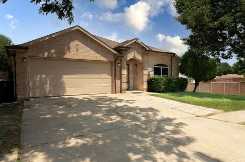 5326 Creek Ct, Garland, TX 75043-3149