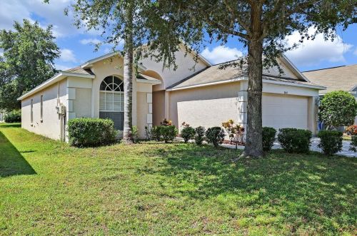 8403 Carriage Pointe Dr, Gibsonton, FL 33534-3018