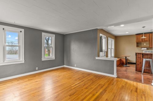 335 Hl St, Chenequa WI 53029-1906 exterior