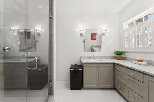 1703 31 St, Austin TX 78705-2148 exterior